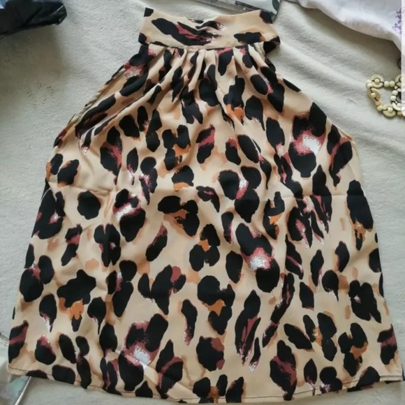 LEOPARD BACKLESS SLEEVELESS BLOUSE - Picture 5 of 5